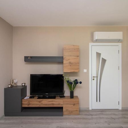 Ferienwohnung Cozy Flats Nearby Center Free Park Area Warna Exterior foto