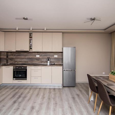 Ferienwohnung Cozy Flats Nearby Center Free Park Area Warna Exterior foto