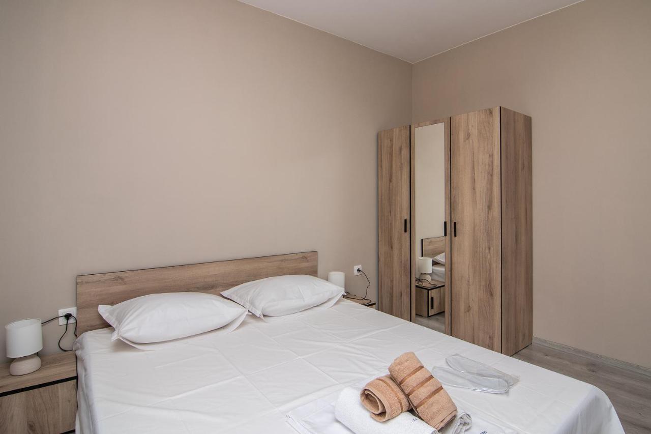 Ferienwohnung Cozy Flats Nearby Center Free Park Area Warna Exterior foto