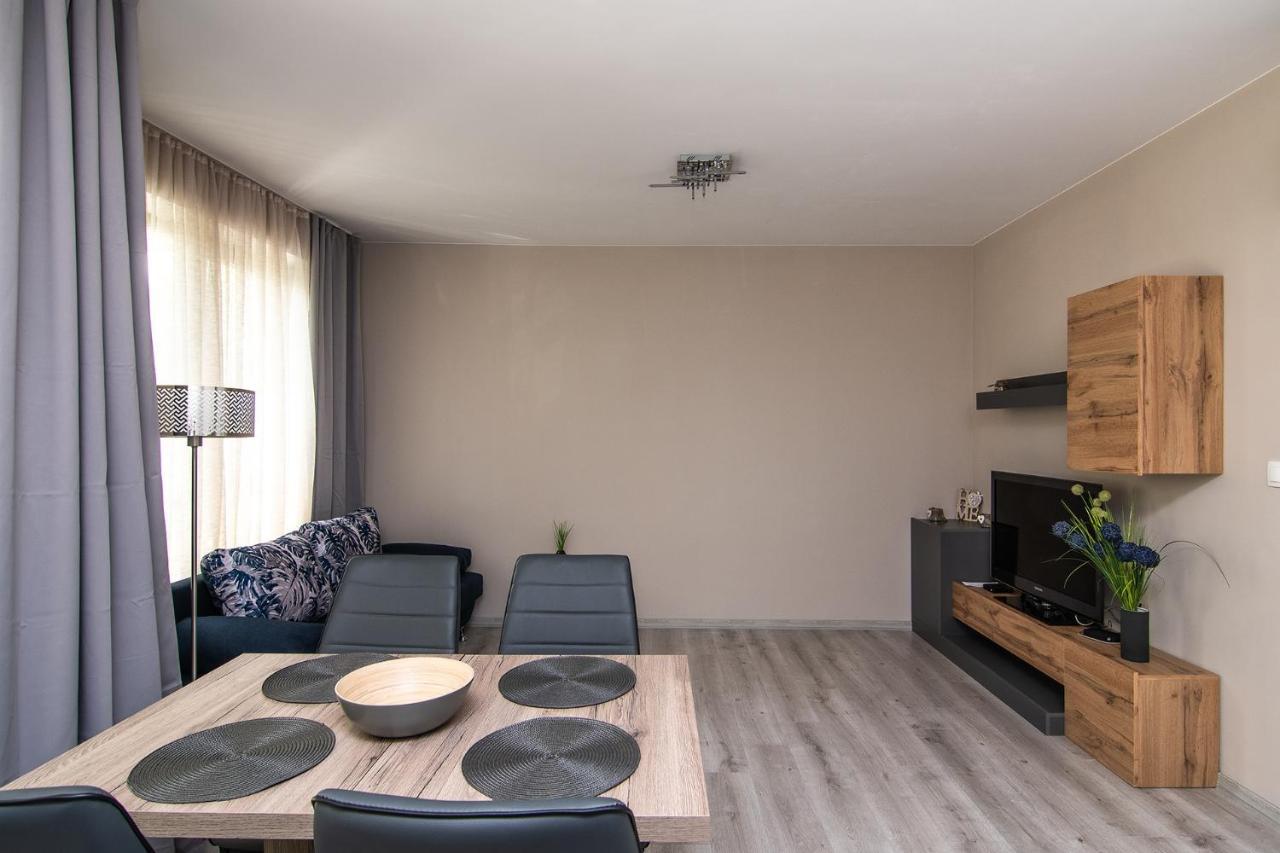 Ferienwohnung Cozy Flats Nearby Center Free Park Area Warna Exterior foto